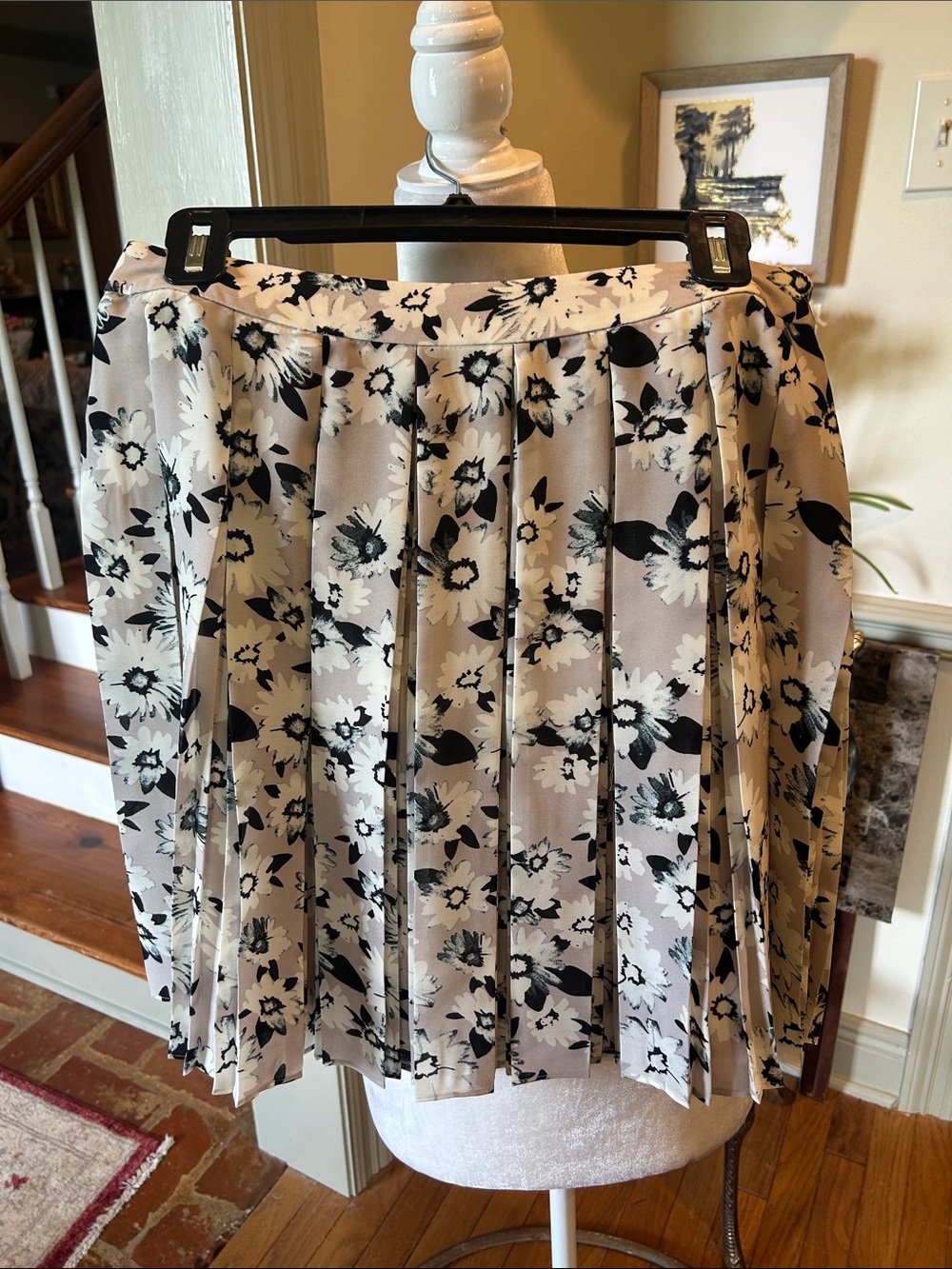 Banana Republic Black & Cream Floral Pleated Skirt